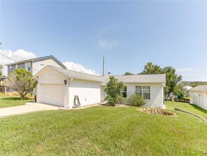 Exterior - Mermaid Retreat, 2 Bedrooms, Canal Front, Sleeps 6 (St. Augustine)