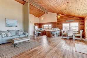 Interior - Dreamview, Beach Front, 3 Bedrooms, Wifi, Sleeps 10 (St. Augustine)