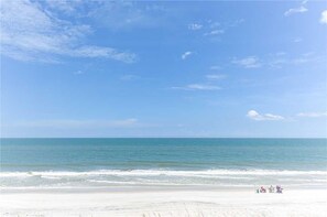 Beach - Dreamview, Beach Front, 3 Bedrooms, Wifi, Sleeps 10 (St. Augustine)
