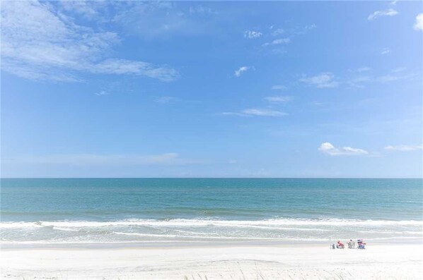 On the beach - Dreamview, Beach Front, 3 Bedrooms, Wifi, Sleeps 10 (St. Augustine)