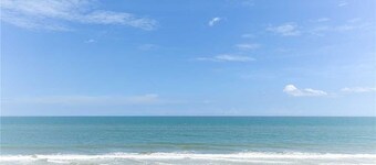 Dreamview, Beach Front, 3 Bedrooms, Wifi, Sleeps 10