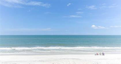 Dreamview, Beach Front, 3 Bedrooms, Wifi, Sleeps 10