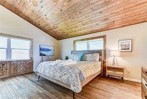 House, Multiple Beds, Kitchen, Ocean View | 3 bedrooms, free WiFi - Dreamview, Beach Front, 3 Bedrooms, Wifi, Sleeps 10 (St. Augustine)