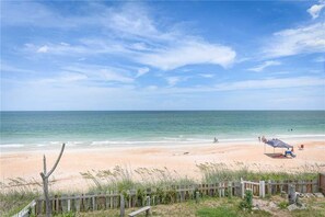 Casa, varias camas, cocina, vista al océano | Playa | En la playa 