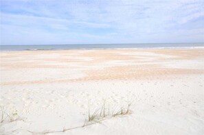 Beach - Ocean Palms, 4 Bedroom, Walk to the Beach, Sleeps 8 (St. Augustine)
