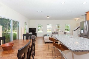 House, Multiple Beds, Kitchen, Garden View | Private kitchen | Fridge, microwave, stovetop, dishwasher