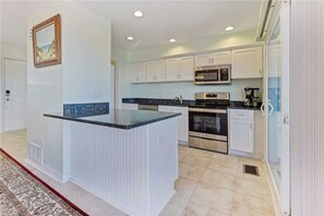 Private kitchen - Ocean Paradise, 3 Bedrooms, Ocean Front, Wifi, Sleeps 10 (St. Augustine)