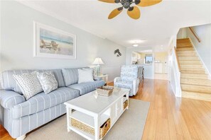 Living room - Sea Place Paradise, 2 Bedroom, Oceanfront, End Unit, Sleeps 6, 2 Balconies (St. Augustine)