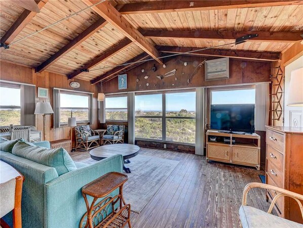 House, 1 King Bed with Sofa bed, Balcony, Ocean View | Living room