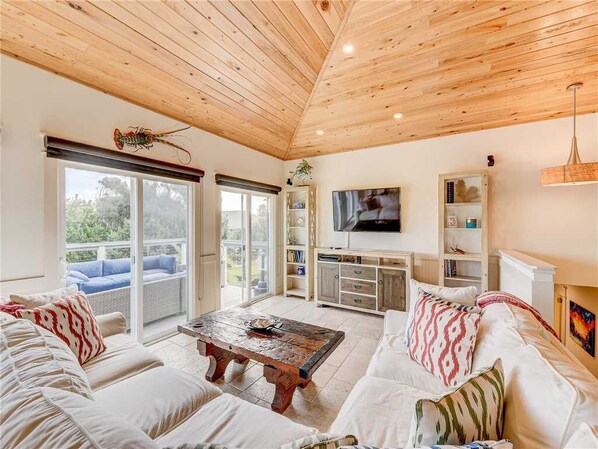 House, Multiple Beds, Private Pool, Ocean View | Living room