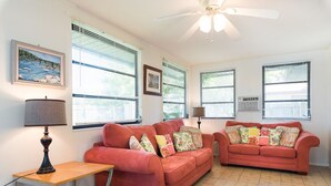 House, Multiple Beds, Private Pool, Garden View | Living room
