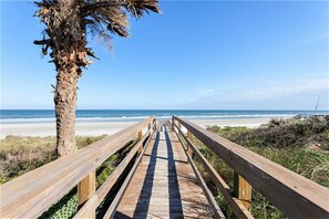 Beach - Summer Wind, 4 Bedrooms, Private Pool, Next to Beach, Sleeps 8 (St. Augustine)