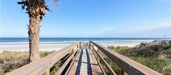 Summer Wind, 4 Bedrooms, Private Pool, Next to Beach, Sleeps 8