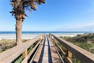 Summer Wind, 4 Bedrooms, Private Pool, Next to Beach, Sleeps 8