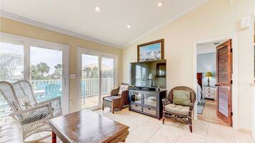 House, Multiple Beds, Private Pool, Ocean View | Living room | 42-inch TV with cable channels