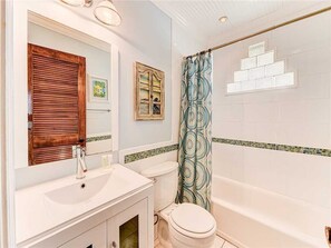 Bathroom - Summer Wind, 4 Bedrooms, Private Pool, Next to Beach, Sleeps 8 (St. Augustine)