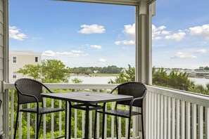 Outdoor dining - Marshwinds 2U! River View Top Floor Condo with Community Pool - Elevator Access (Folly Beach)