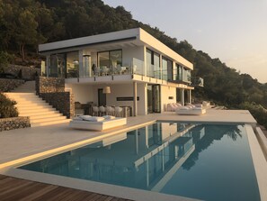 Udendørs pool