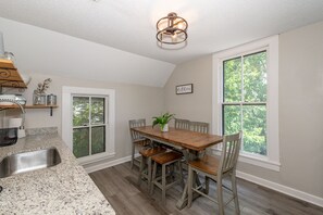 Dining - The Magnolia at 4th and Gill (Knoxville)