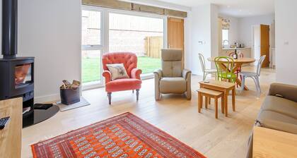 2 bedroom accommodation in Kirk Hammerton, near Knaresborough