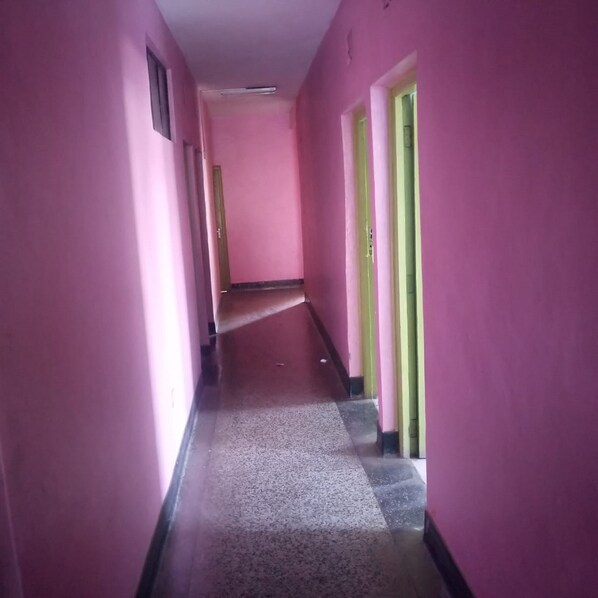 Hallway - Four Seasons Lodge (Naivasha)