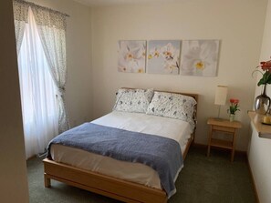 6 bedrooms, WiFi, bed sheets