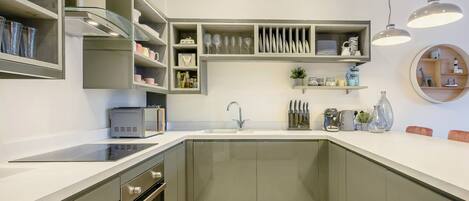 Diskmaskin och barnstol