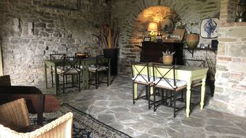 TĂ€gliches kontinentales FrĂŒhstĂŒck (10 EUR pro Person)