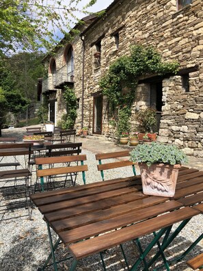 Exterior - Cascina Bertolotto Wine Resort. (Spigno Monferrato)