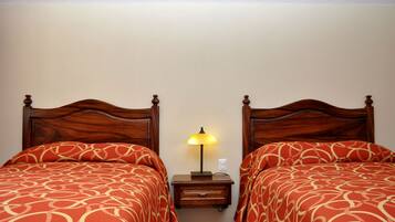 Dilengkapi dengan perabotan berbeda-beda dan ruang kerja ramah laptop