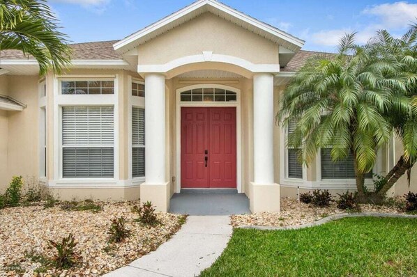 Exterior - Relaxing Home away from home (West Melbourne)