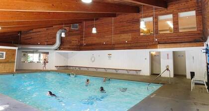 Year Round Green Mountain Escape - Ski - Swim - Tennis - Hike - Golf