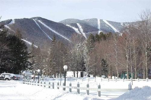 Year Round Green Mountain Escape - Ski - Swim - Tennis - Hike - Golf