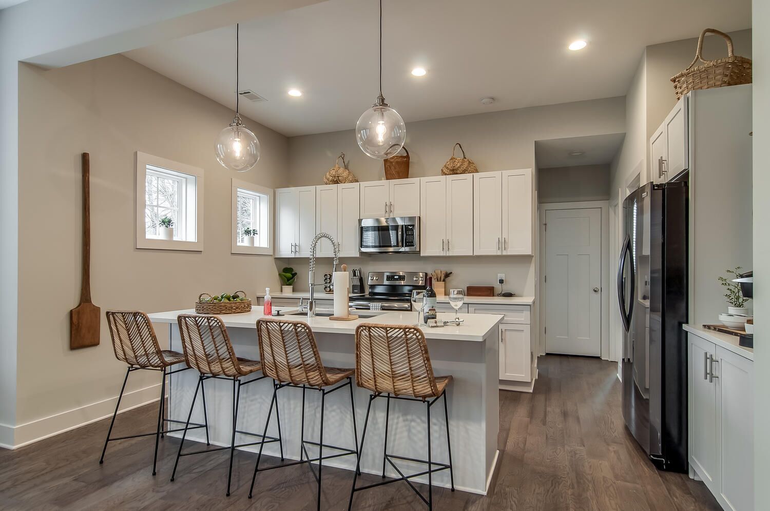 The Dahlia - Walkable to Restaurants, Shops and Bars