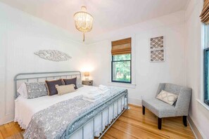 4 Schlafzimmer, Bügeleisen/Bügelbrett, Reisekinderbett, WLAN