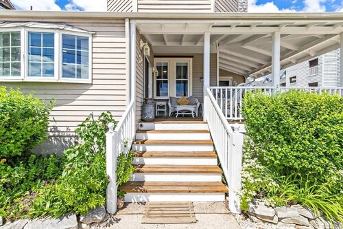 Kolmas kiinteistö rannalta, näkymät veteraanipuistoon, kaunis viktoriaaninen Remodeled Apart.