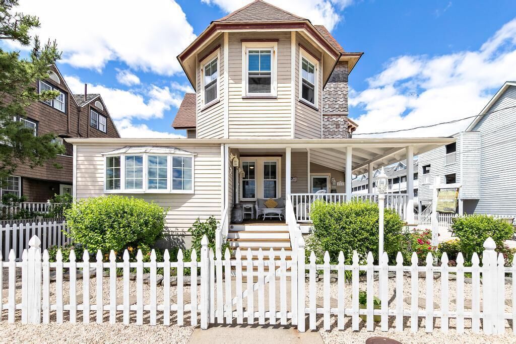 Entrance to the Apartment 
