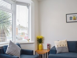 TV, fireplace - 3 bedroom accommodation in Lowestoft (Lowestoft)