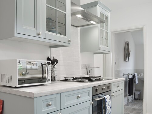 3 bedroom accommodation in Lowestoft