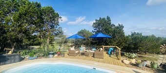 Cottage with Hot Tub & Pool in Texas Hill Country 