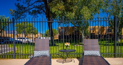 El Altos - An Irvie Home with Summer Pool