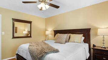 4 bedrooms, iron/ironing board, WiFi, bed sheets