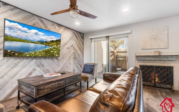 Télévision, cheminée, Netflix, enceintes connectées