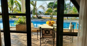 Outdoor dining - Breathtaking ocean view Villa,  surrounded by peace and nature! (Puerto Carrillo, Hojancha)