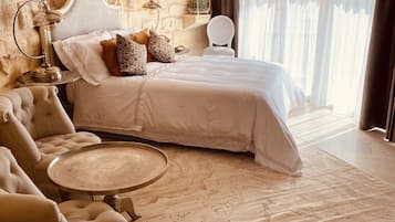 Dupleks, pemandangan kolam renang | Seprai katun Mesir, seprai premium, selimut bulu angsa, dan busa memori