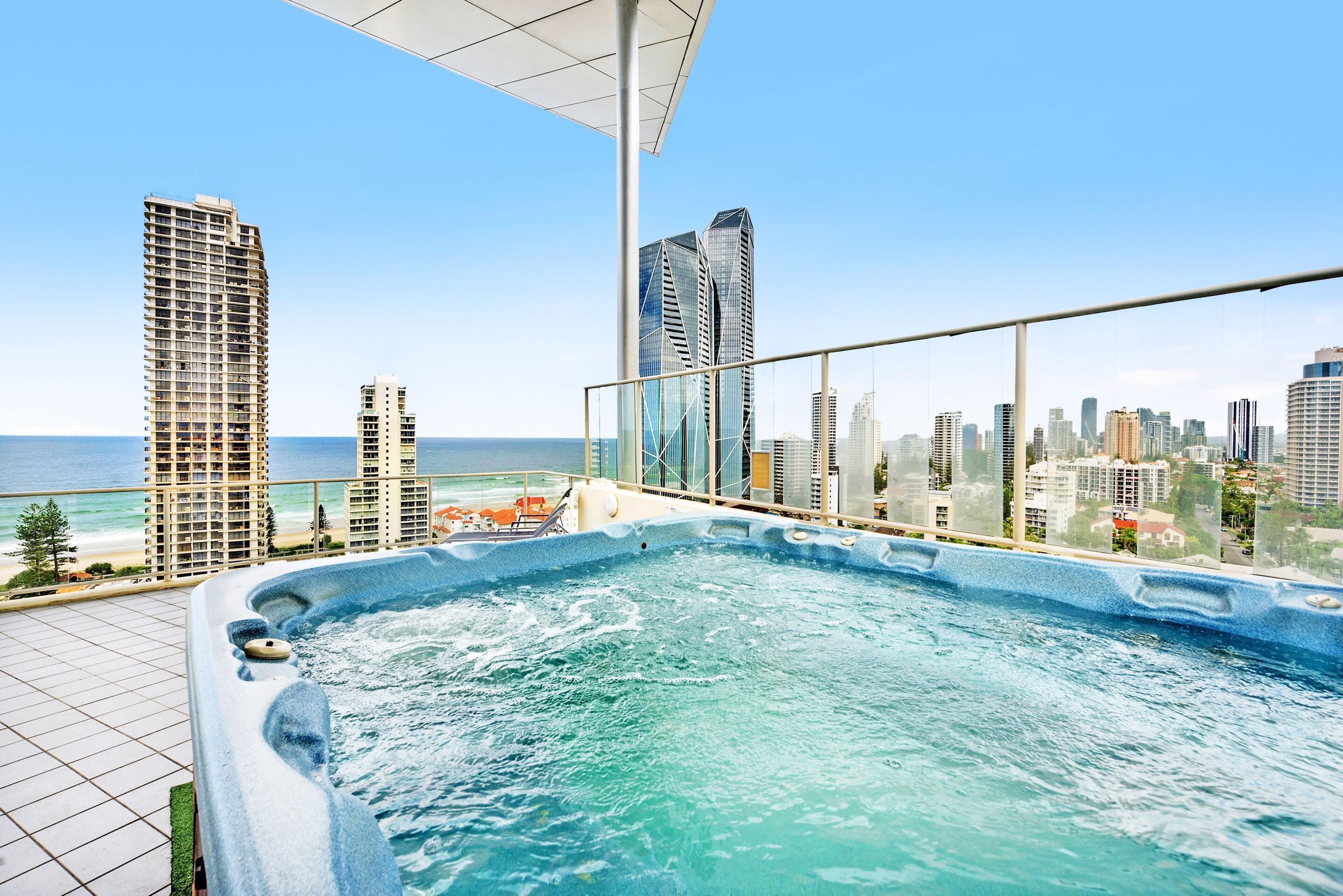 ♦️ Wings – 3 Bedroom Penthouse with Rooftop Spa, Ocean View — Q Stay