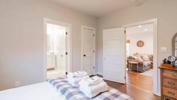 3 Schlafzimmer, Bügeleisen/Bügelbrett, Reisekinderbett, WLAN