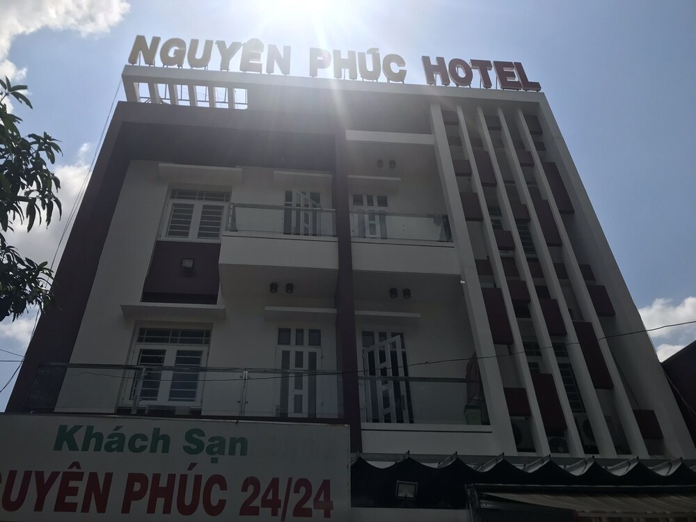 NGUYÊN PHÚC HOTEL