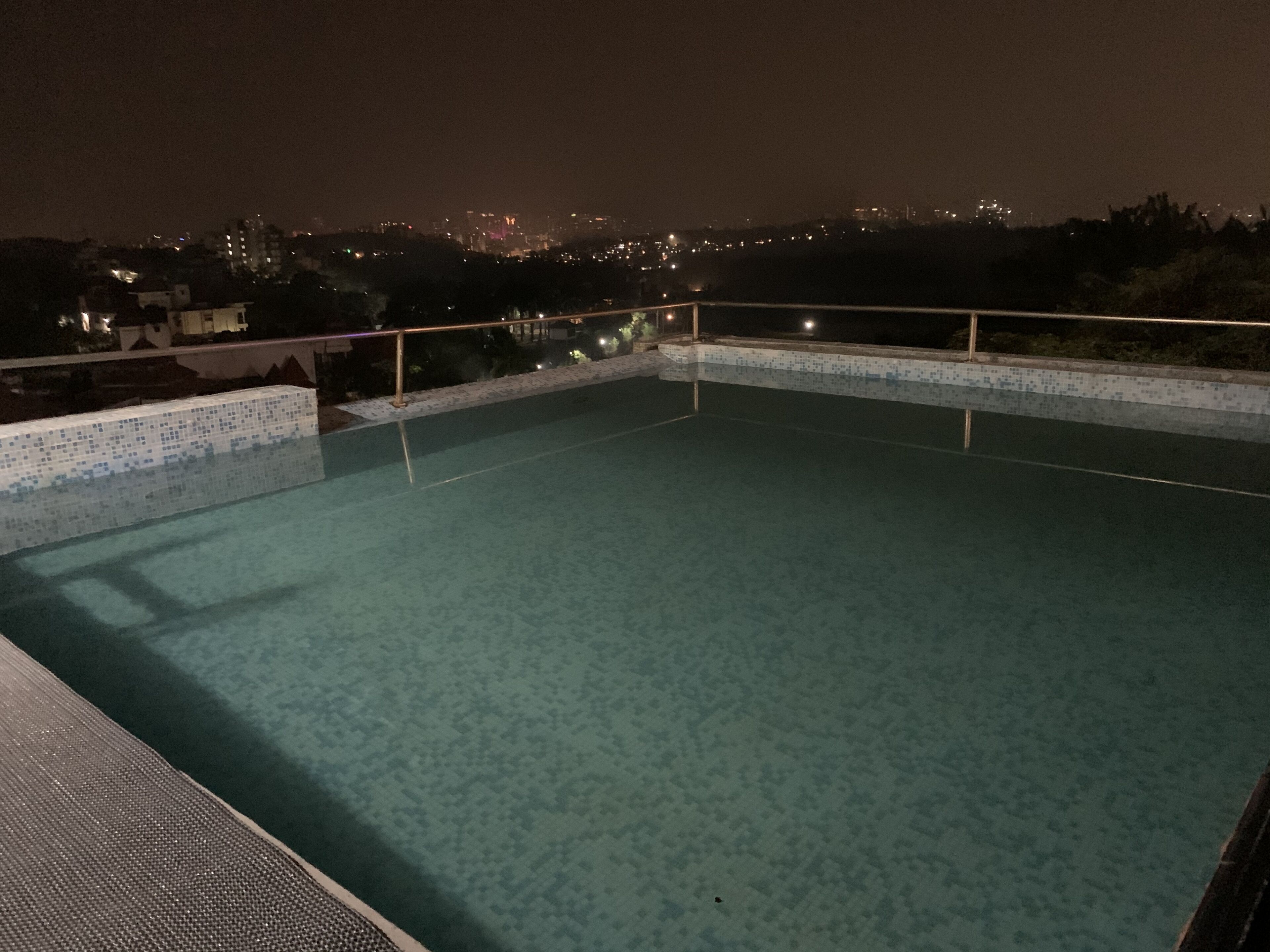Indoor pool, pool loungers