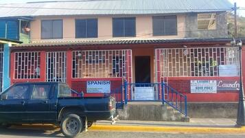 Bagian depan properti